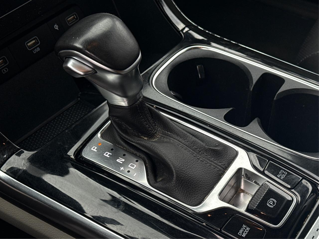 2022 Kia Carnival NAV LEATHER HEATED SEATS! WE FINANCE ALL CREDIT! Photo