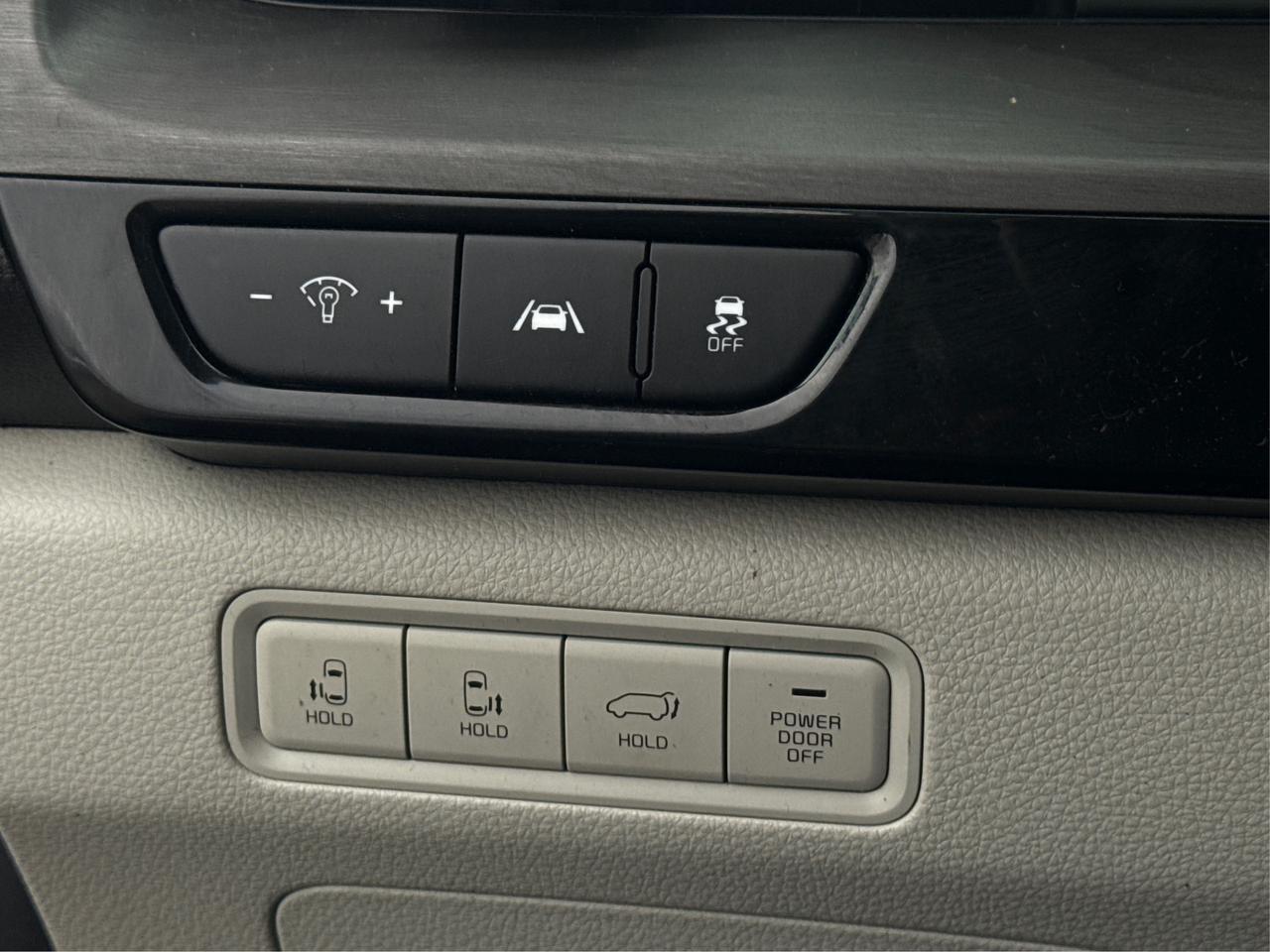 2022 Kia Carnival NAV LEATHER HEATED SEATS! WE FINANCE ALL CREDIT! Photo