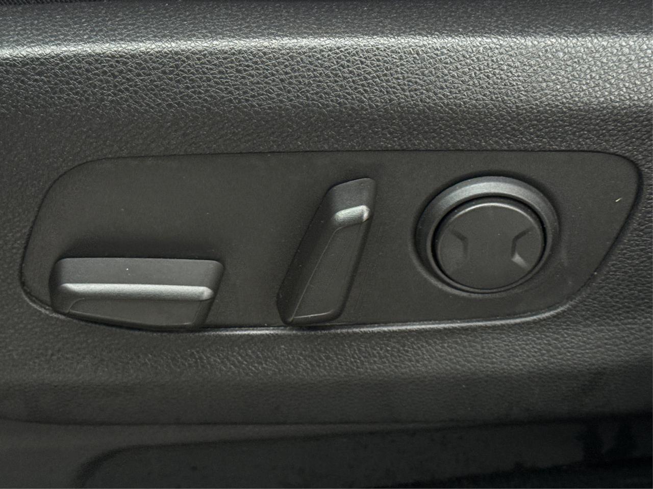 2022 Kia Carnival NAV LEATHER HEATED SEATS! WE FINANCE ALL CREDIT! Photo