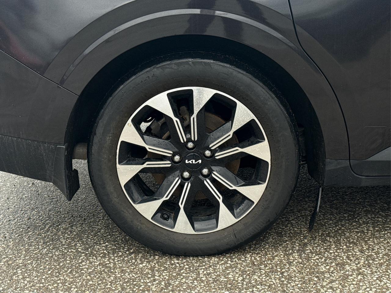 2022 Kia Carnival NAV LEATHER HEATED SEATS! WE FINANCE ALL CREDIT! Photo