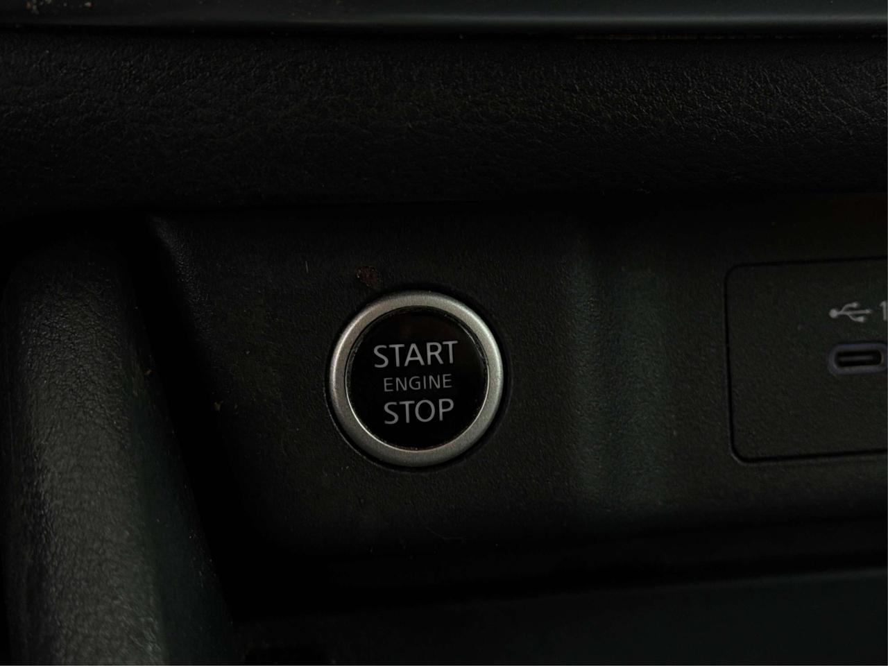 2021 Nissan Rogue AWD HEATED SEATS MUST SEE WE FINANCE ALL CREDIT Photo