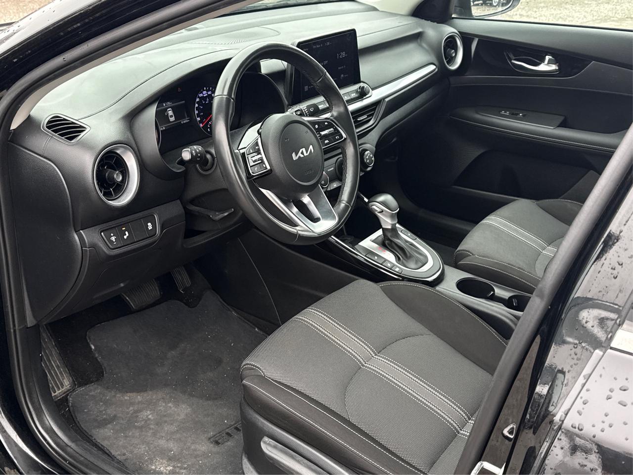 2023 Kia Forte HEATED SEATS CLEAN MUST SEE WE FINANCE ALL CREDIT Photo