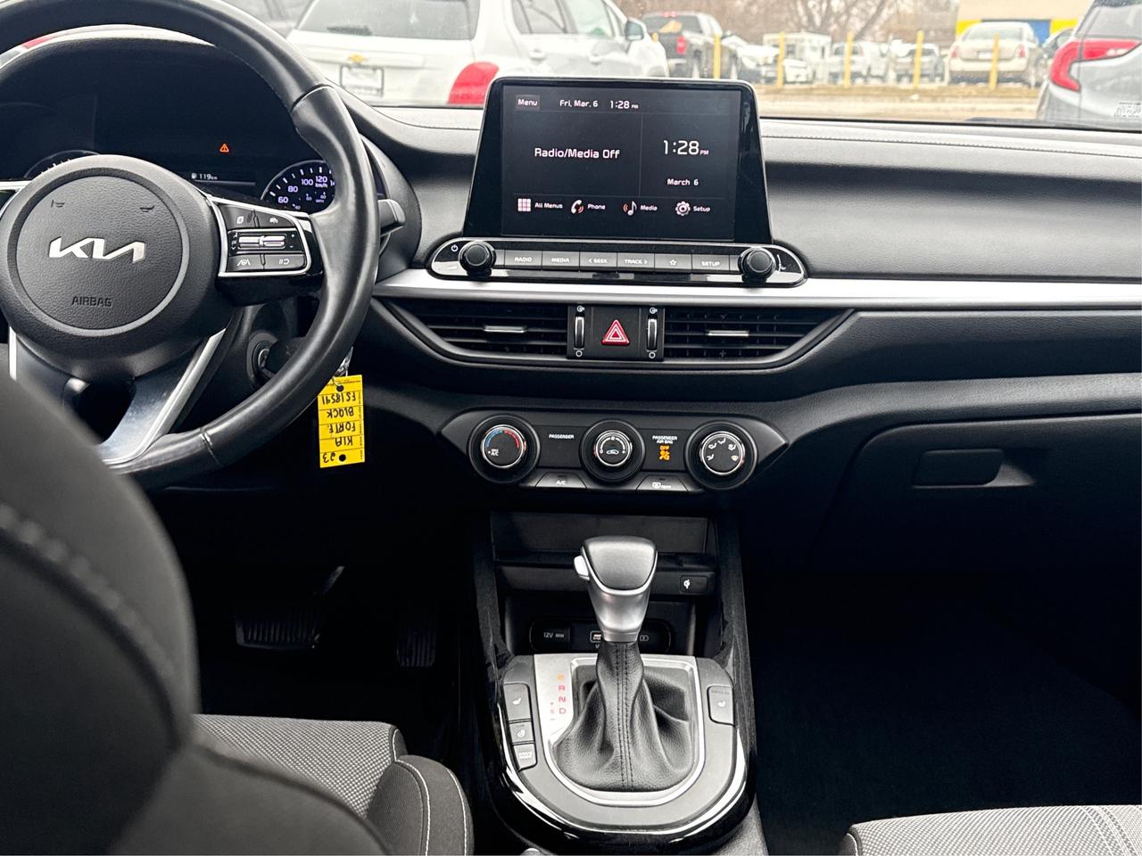 2023 Kia Forte HEATED SEATS CLEAN MUST SEE WE FINANCE ALL CREDIT Photo