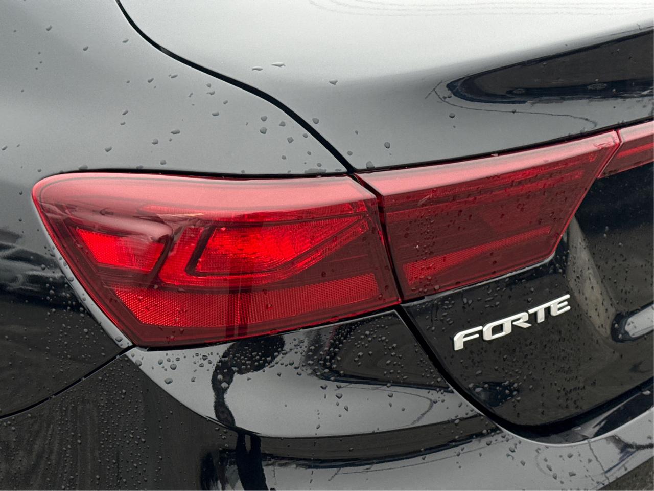 2023 Kia Forte HEATED SEATS CLEAN MUST SEE WE FINANCE ALL CREDIT Photo