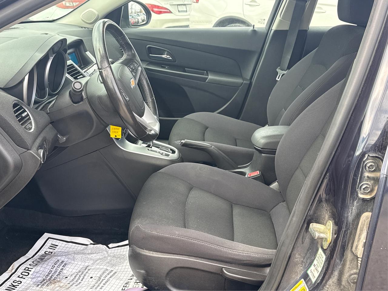 2014 Chevrolet Cruze LT HEATED SEATS CLEAN WE FINANCE ALL CREDIT! Photo