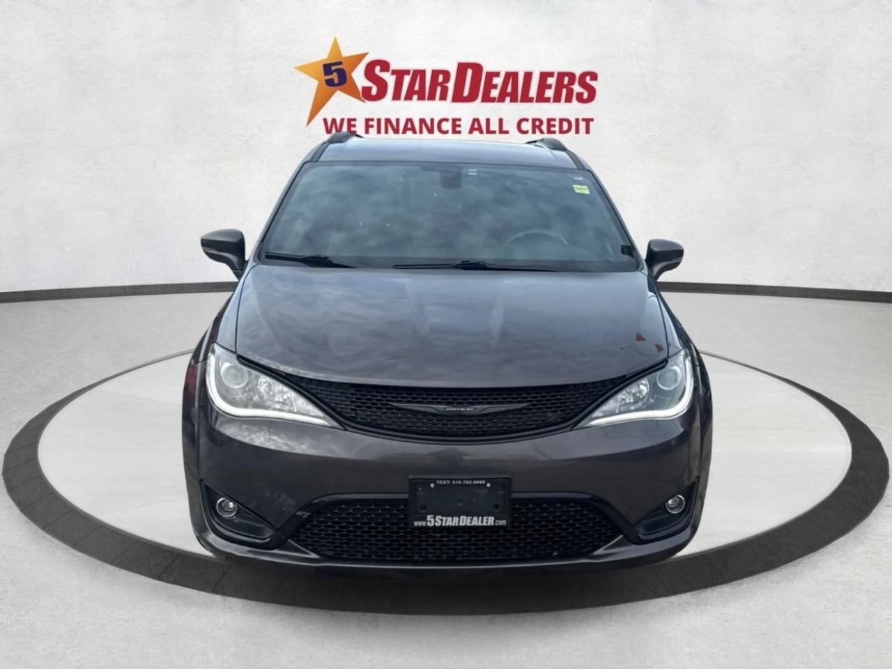 2019 Chrysler Pacifica NAV LEATHER DVD LOADED! WE FINANCE ALL CREDIT Photo