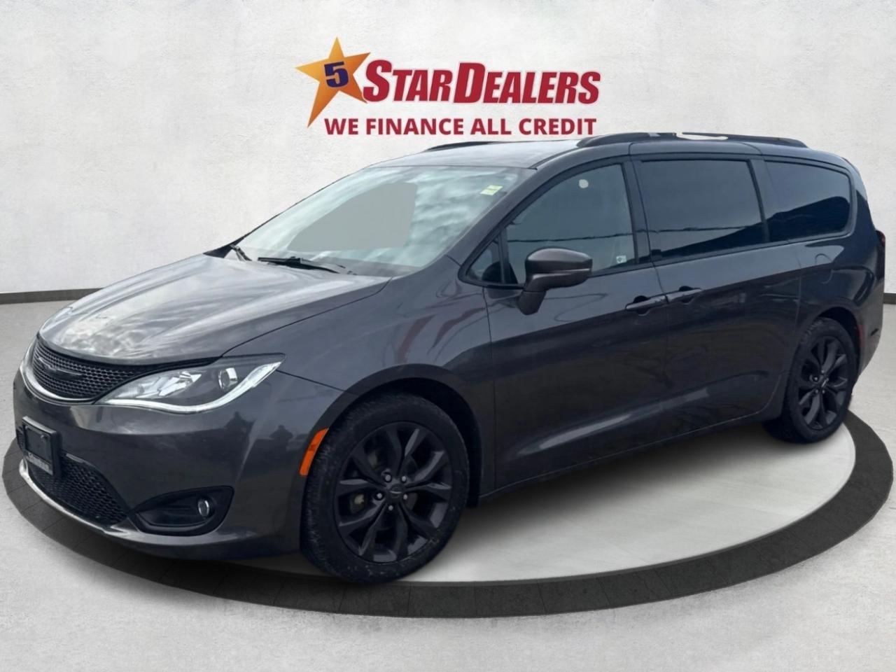 2019 Chrysler Pacifica NAV LEATHER DVD LOADED! WE FINANCE ALL CREDIT Photo2