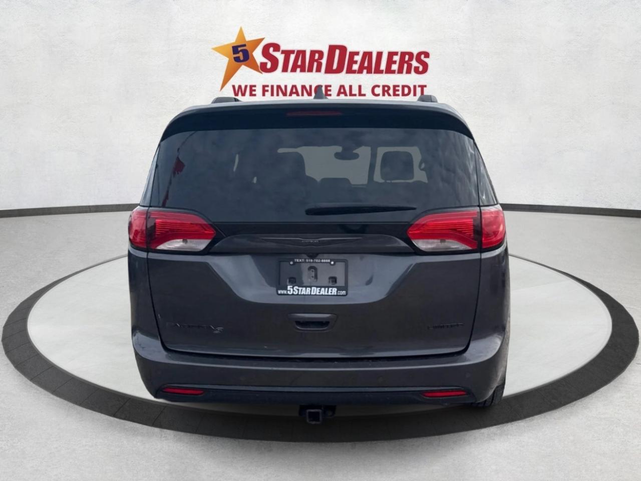 2019 Chrysler Pacifica NAV LEATHER DVD LOADED! WE FINANCE ALL CREDIT Photo