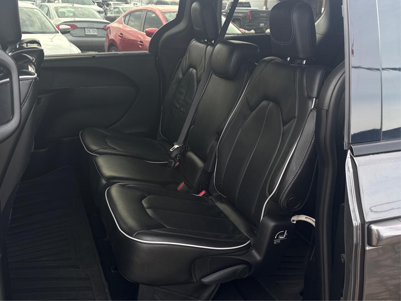 2019 Chrysler Pacifica NAV LEATHER DVD LOADED! WE FINANCE ALL CREDIT Photo