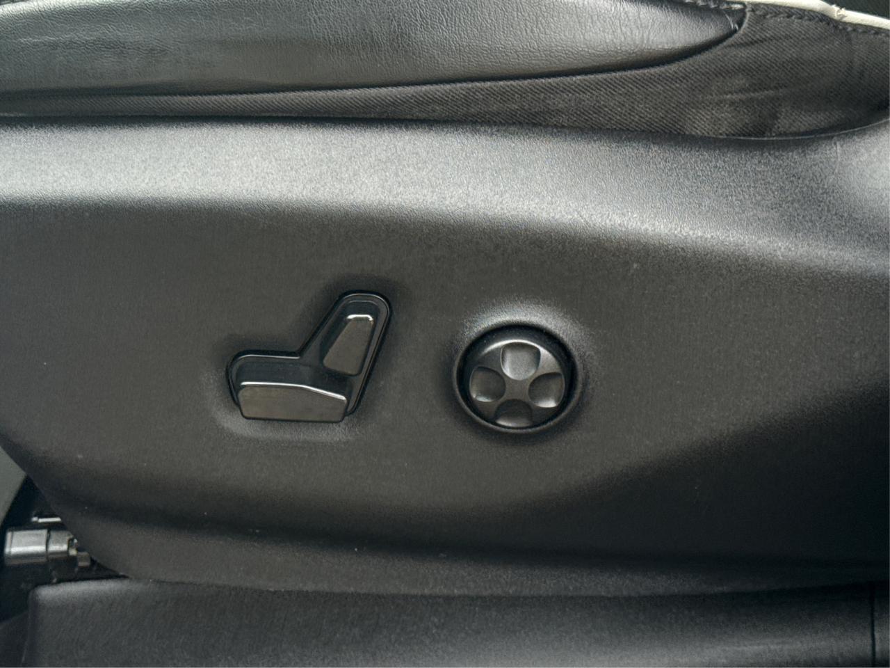 2019 Chrysler Pacifica NAV LEATHER DVD LOADED! WE FINANCE ALL CREDIT Photo