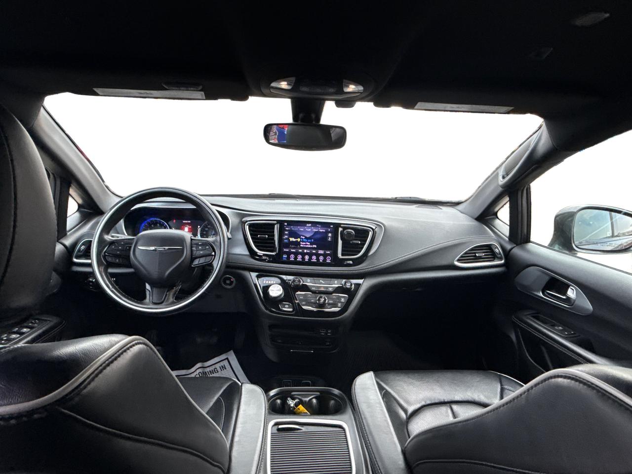 2019 Chrysler Pacifica NAV LEATHER DVD LOADED! WE FINANCE ALL CREDIT Photo