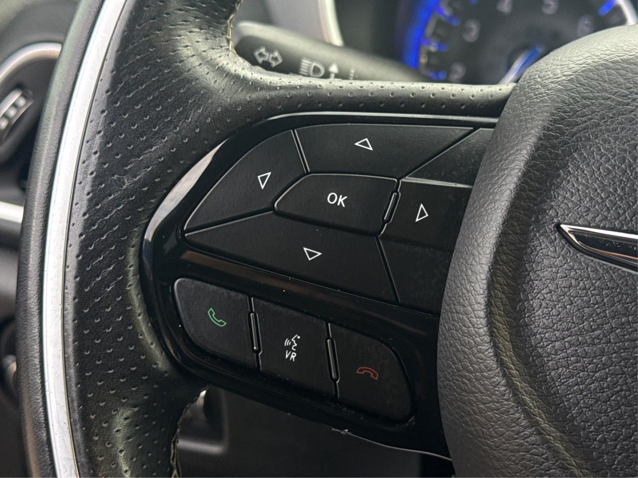 2019 Chrysler Pacifica NAV LEATHER DVD LOADED! WE FINANCE ALL CREDIT Photo