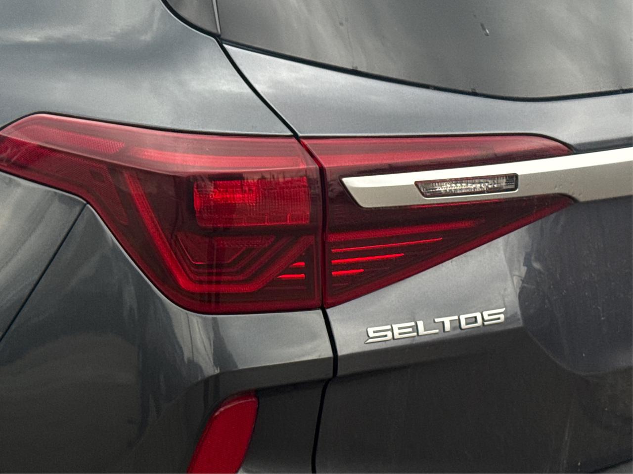 2022 Kia Seltos AWD LEATHER SUNROOF LOADED! WE FINANCE ALL CREDIT! Photo