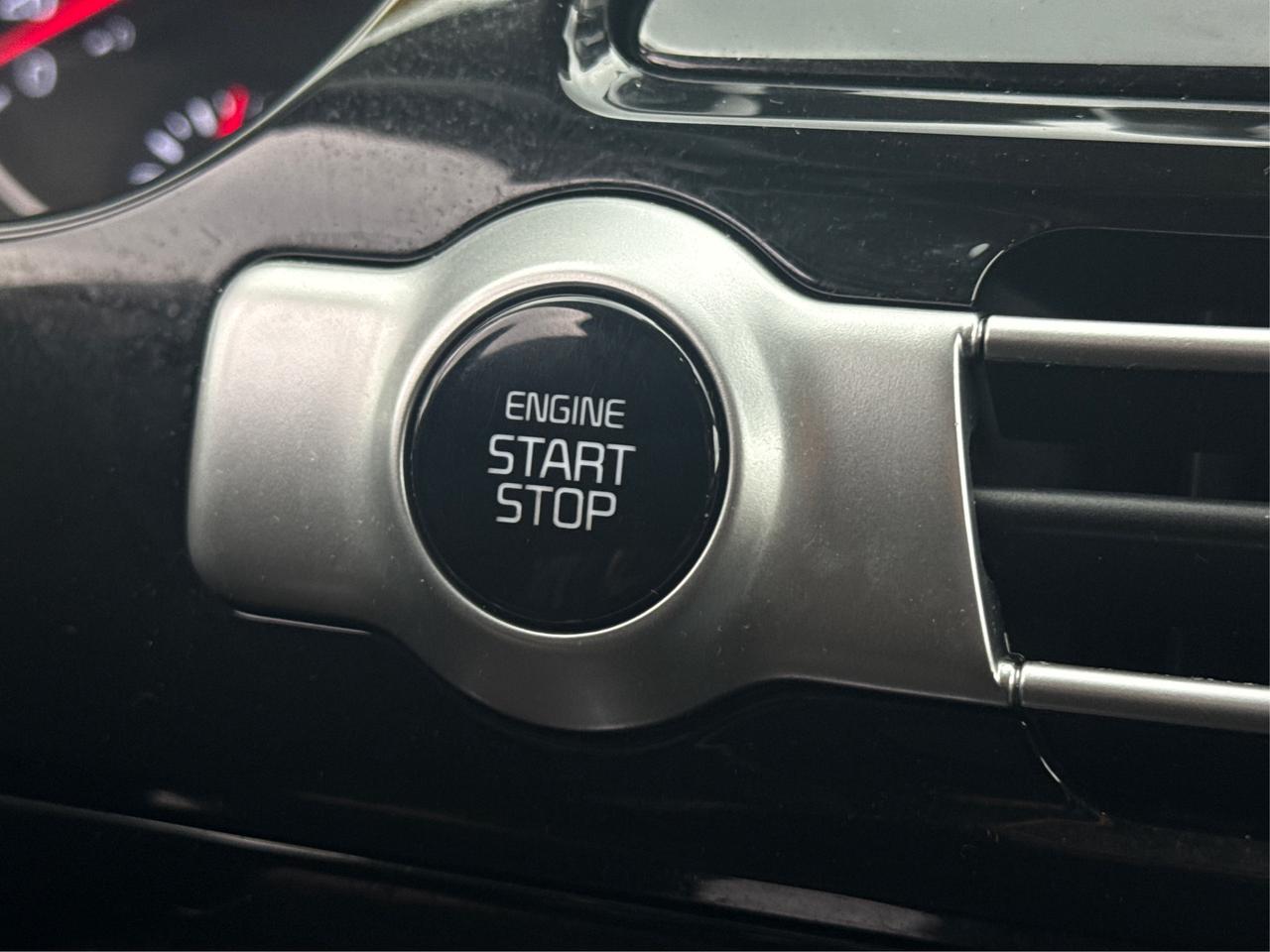 2022 Kia Seltos AWD LEATHER SUNROOF LOADED! WE FINANCE ALL CREDIT! Photo