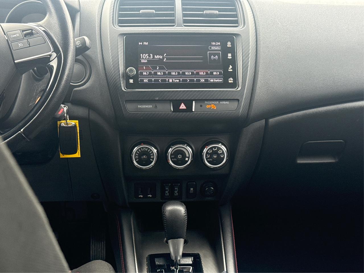 2018 Mitsubishi RVR AWD HEATED SEATS REAR CAM WE FINANCE ALL CREDIT Photo