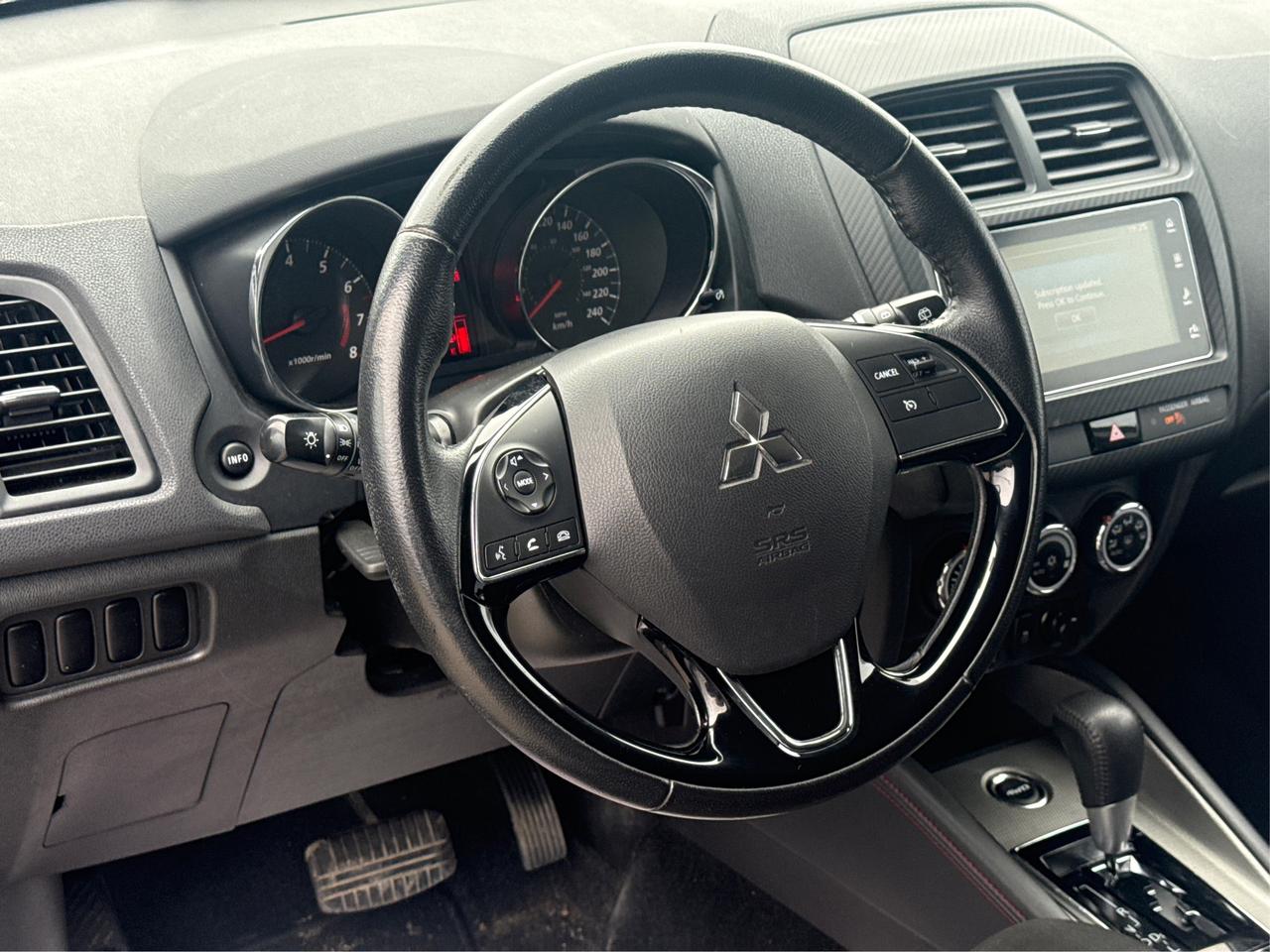 2018 Mitsubishi RVR AWD HEATED SEATS REAR CAM WE FINANCE ALL CREDIT Photo