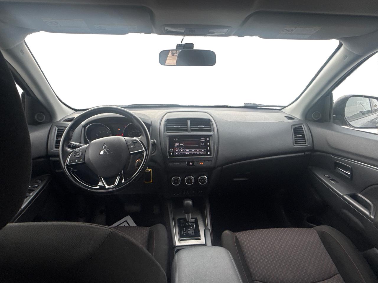 2018 Mitsubishi RVR AWD HEATED SEATS REAR CAM WE FINANCE ALL CREDIT Photo