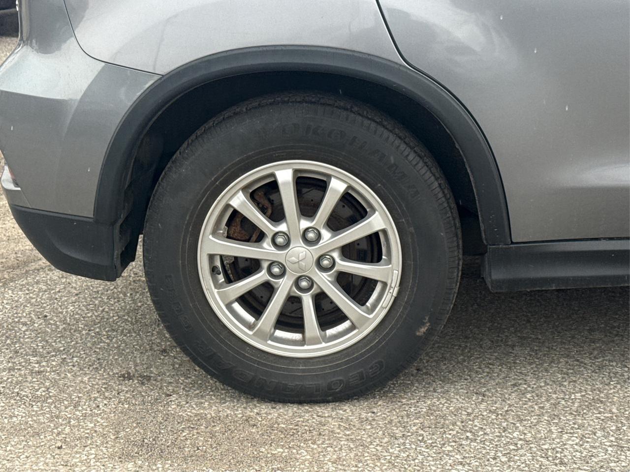 2018 Mitsubishi RVR AWD HEATED SEATS REAR CAM WE FINANCE ALL CREDIT Photo