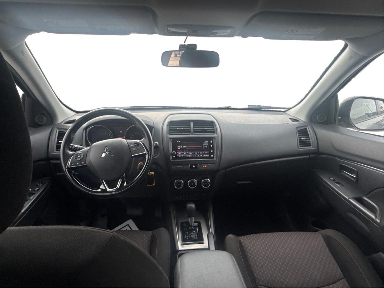 2018 Mitsubishi RVR AWD HEATED SEATS REAR CAM WE FINANCE ALL CREDIT Photo