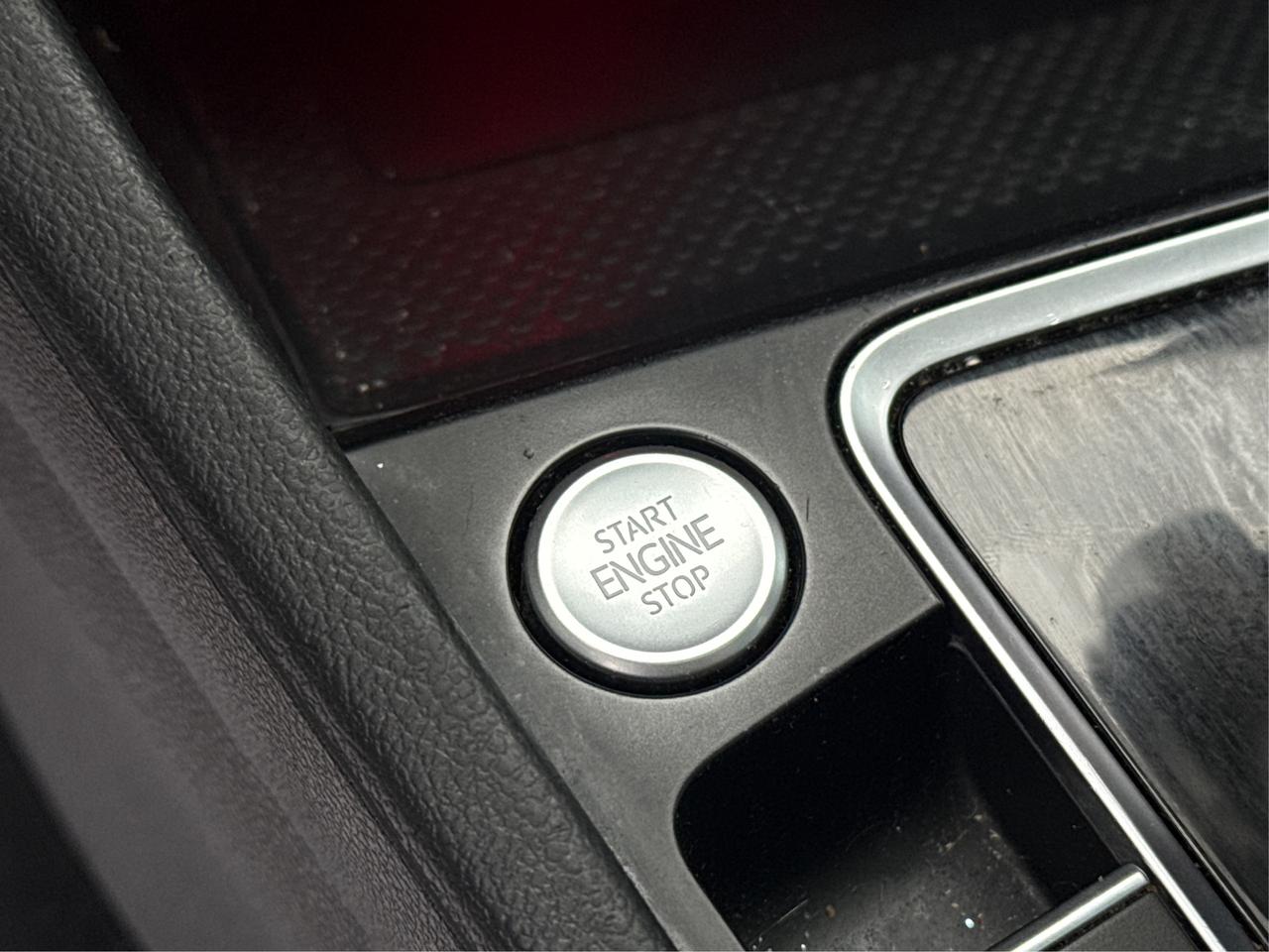 2019 Volkswagen Jetta NAV LEATHER SUNROOF LOADED! WE FINANCE ALL CREDIT Photo