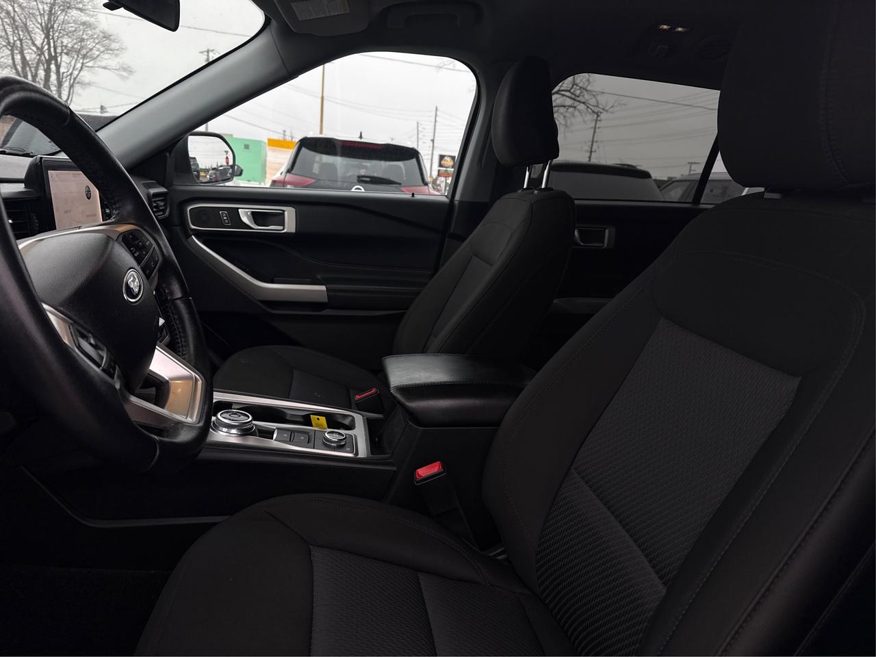 2023 Ford Explorer NAV SUNROOF HEATED SEATS! WE FINANCE ALL CREDIT! Photo