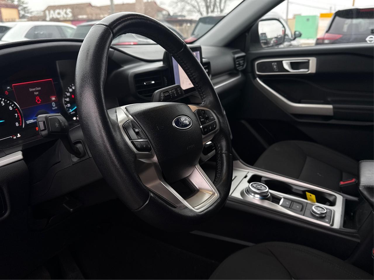 2023 Ford Explorer NAV SUNROOF HEATED SEATS! WE FINANCE ALL CREDIT! Photo