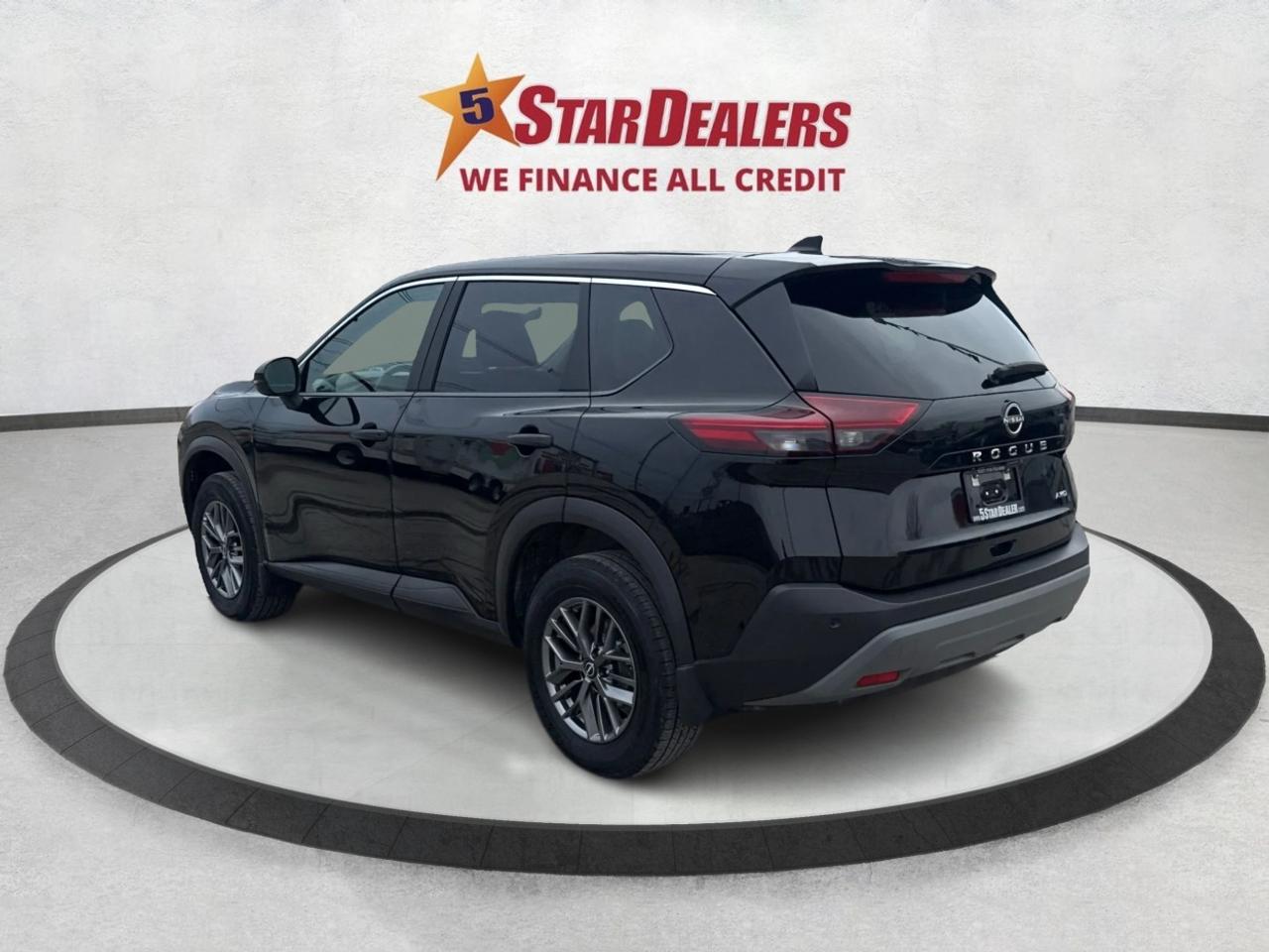 2023 Nissan Rogue AWD HEATED SEATS MINT WE FINANCE ALL CREDIT! Photo4