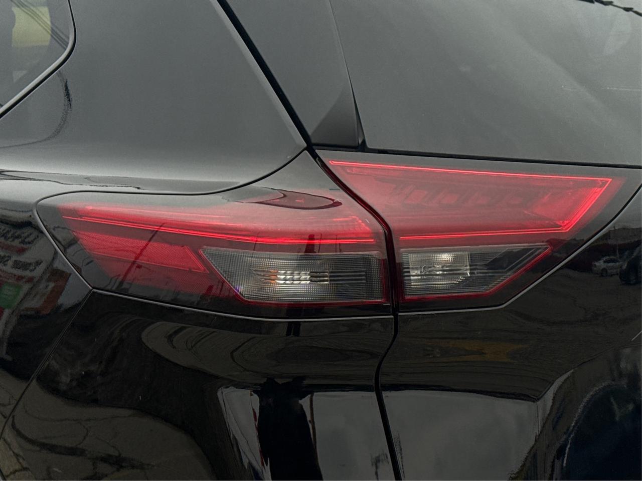 2023 Nissan Rogue AWD HEATED SEATS MINT WE FINANCE ALL CREDIT! Photo