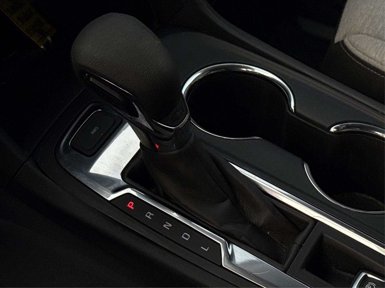 2024 Chevrolet Equinox NAV HEATED SEATS MINT! WE FINANCE ALL CREDIT! Photo