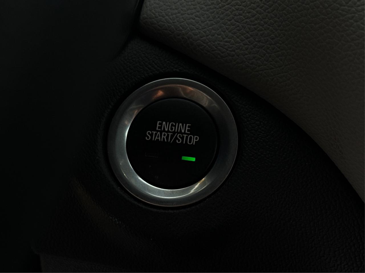 2024 Chevrolet Equinox NAV HEATED SEATS MINT! WE FINANCE ALL CREDIT! Photo