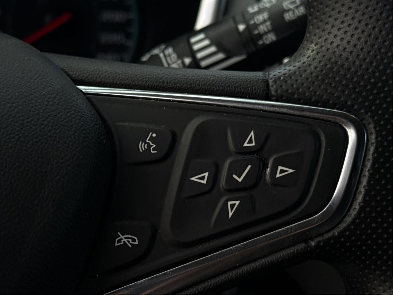 2024 Chevrolet Equinox NAV HEATED SEATS MINT! WE FINANCE ALL CREDIT! Photo