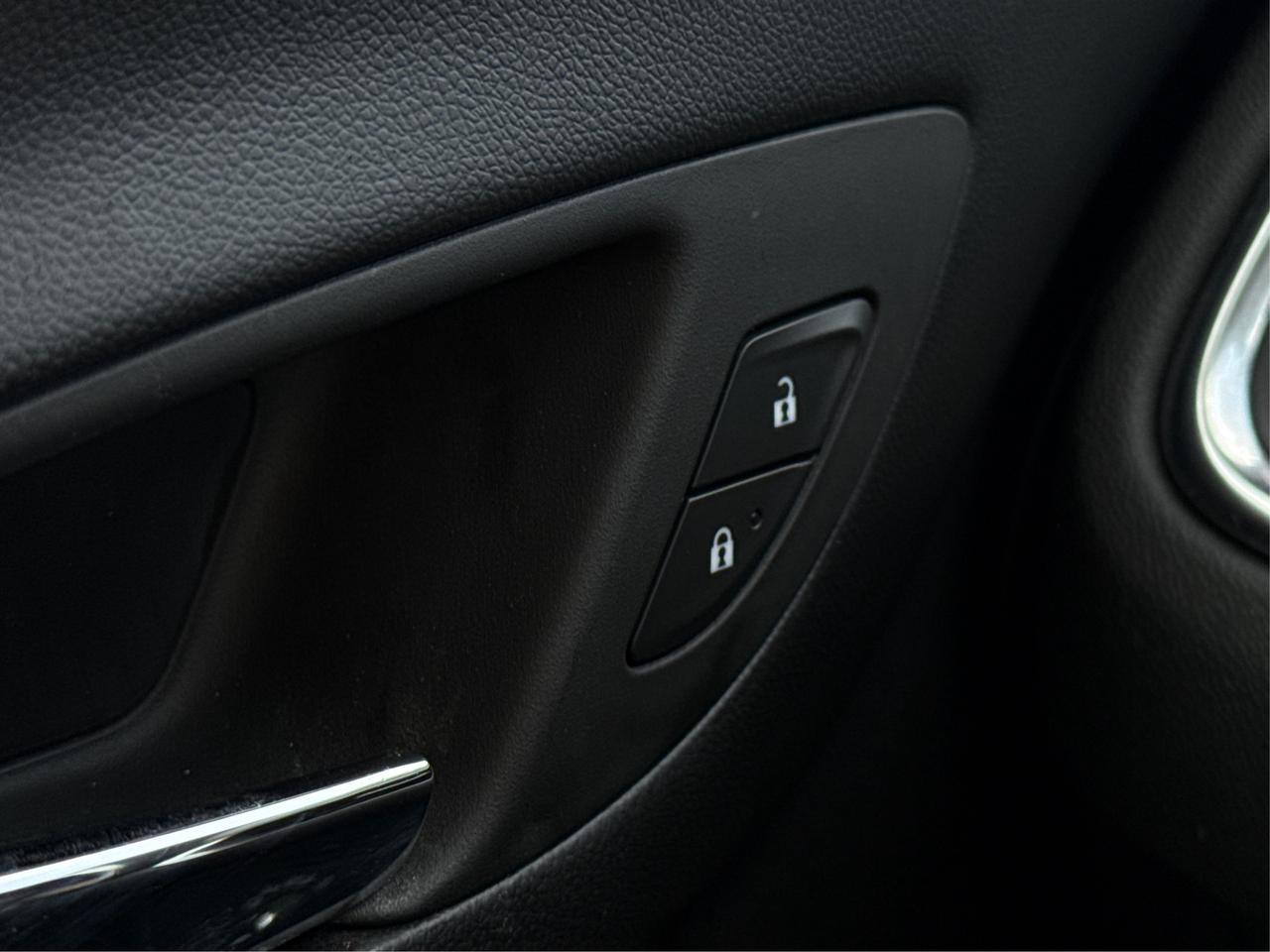 2024 Chevrolet Equinox NAV HEATED SEATS MINT! WE FINANCE ALL CREDIT! Photo