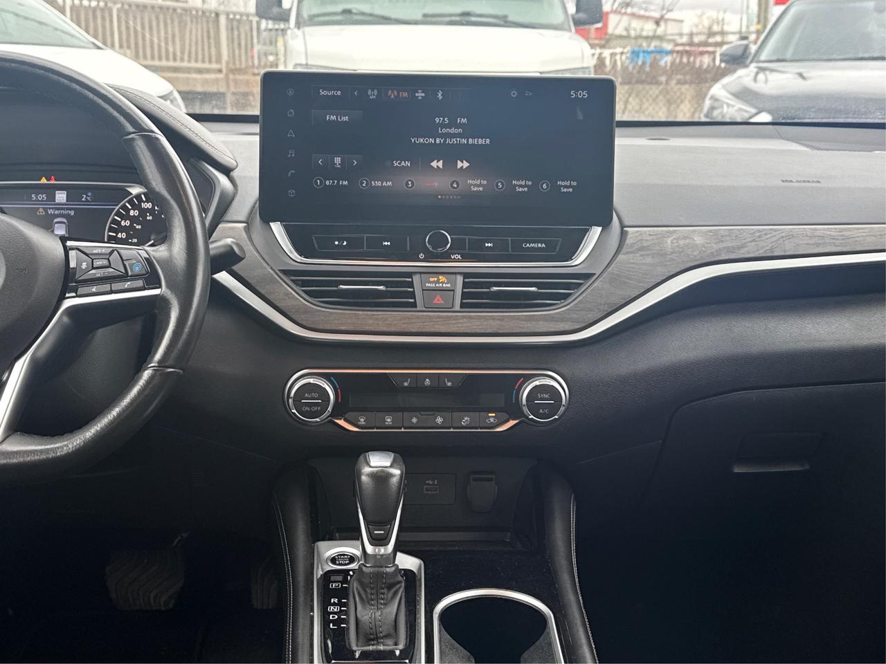 2024 Nissan Altima NAV LEATHER SUNROOF LOADED! WE FINANCE ALL CREDIT Photo