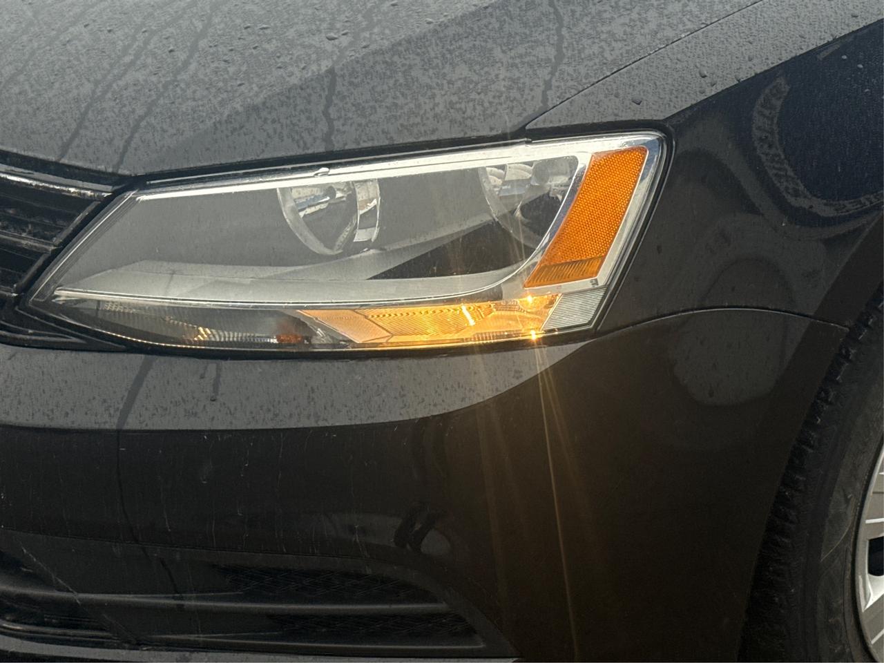 2015 Volkswagen Jetta Sedan SUNROOF CLEAN MUST SEE WE FINANCE ALL CREDIT Photo