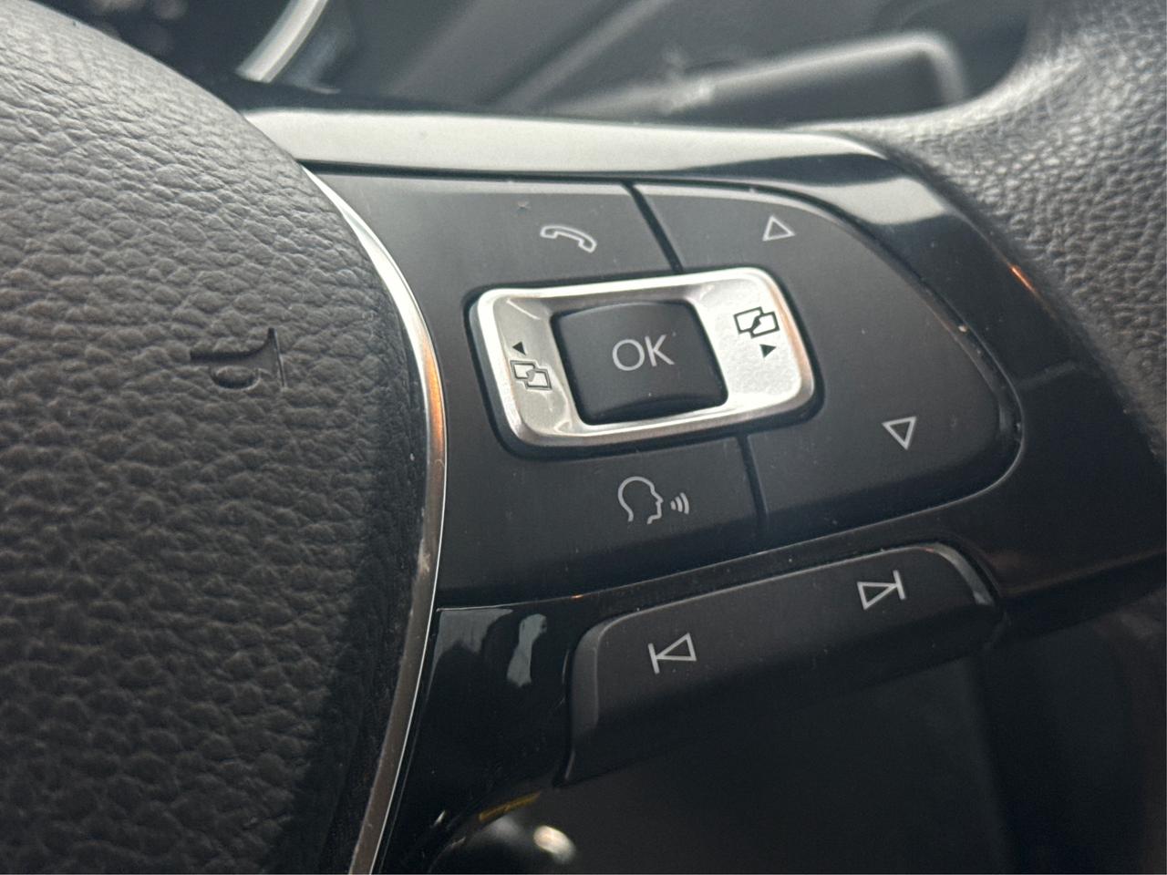 2015 Volkswagen Jetta Sedan SUNROOF CLEAN MUST SEE WE FINANCE ALL CREDIT Photo