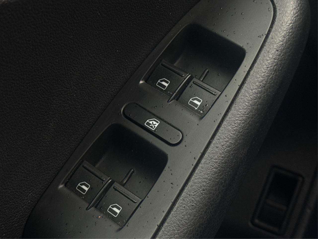 2015 Volkswagen Jetta Sedan SUNROOF CLEAN MUST SEE WE FINANCE ALL CREDIT Photo