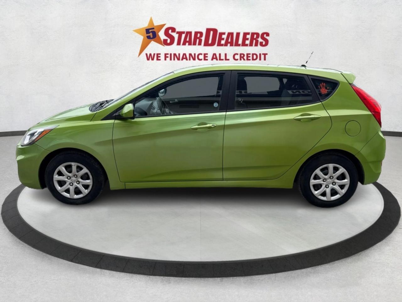 2014 Hyundai Accent GL HEATED SEATS MUST SEE WE FINANCE ALL CREDIT! Photo3