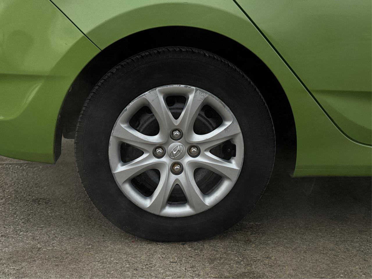 2014 Hyundai Accent GL HEATED SEATS MUST SEE WE FINANCE ALL CREDIT! Photo