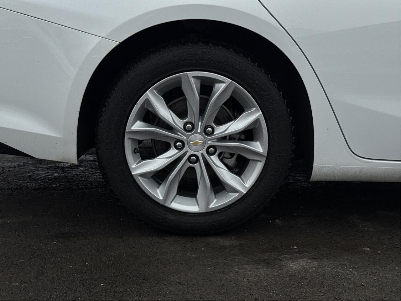 2022 Chevrolet Malibu HEATED SEATS REMOTE START WE FINANCE ALL CREDIT Photo