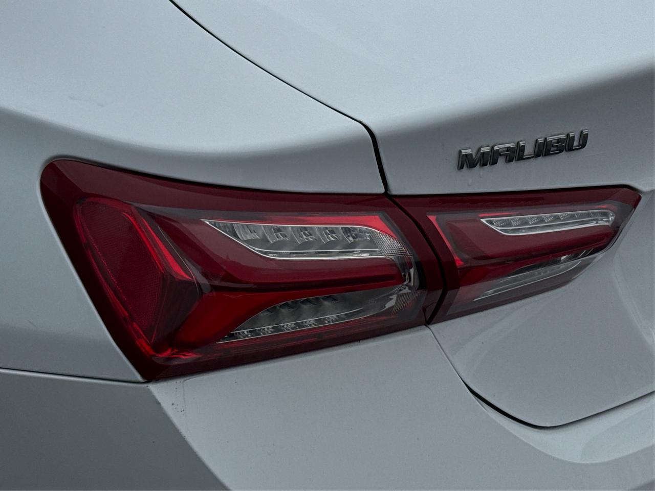 2022 Chevrolet Malibu HEATED SEATS REMOTE START WE FINANCE ALL CREDIT Photo