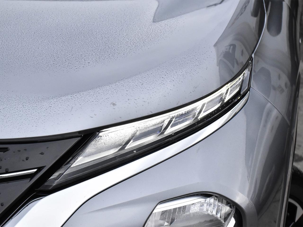 2024 Mitsubishi Outlander PHEV Awd , very low km, heater front seats ,alloy rim . Photo