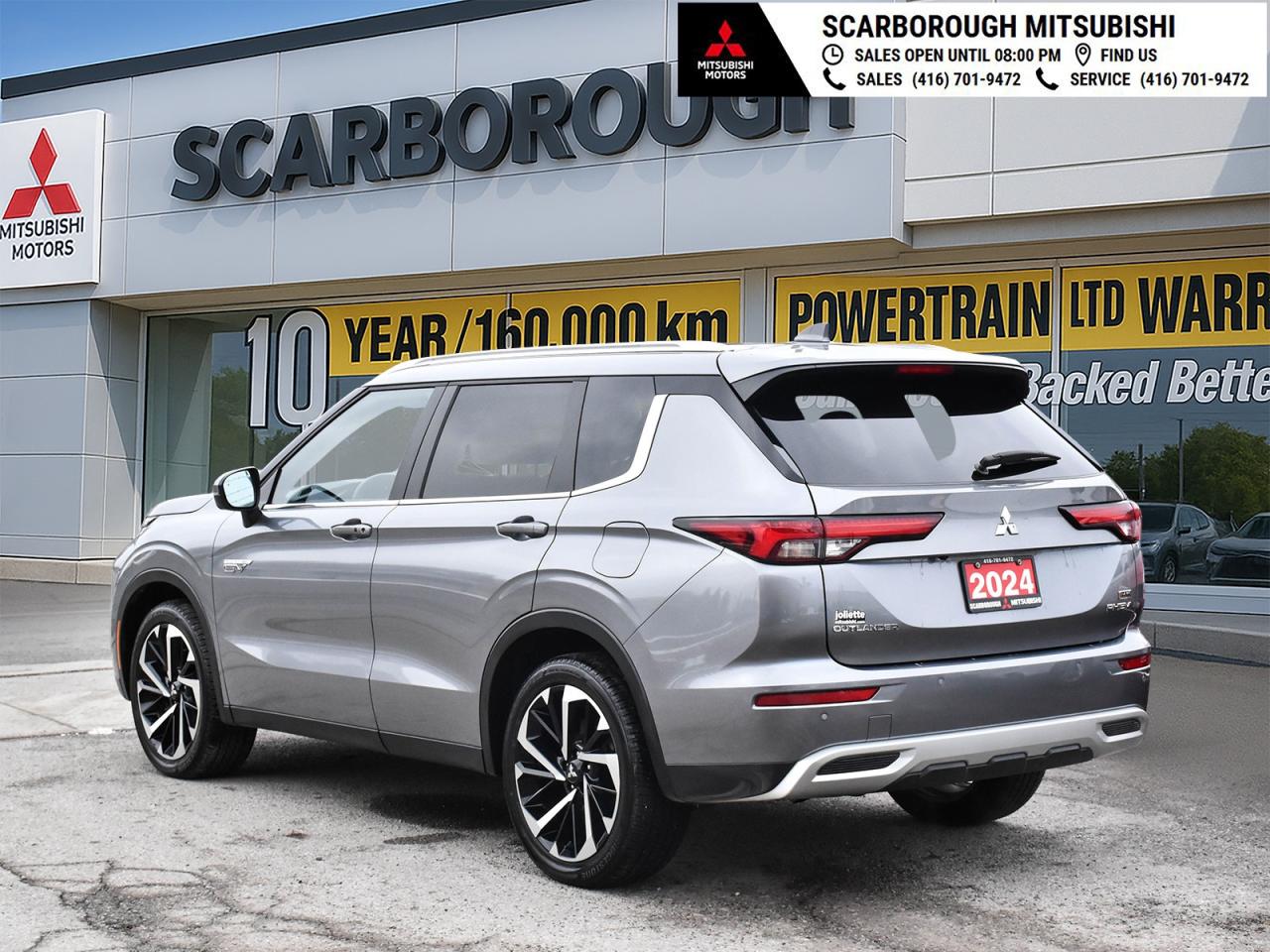 2024 Mitsubishi Outlander PHEV Awd , very low km, heater front seats ,alloy rim . Photo