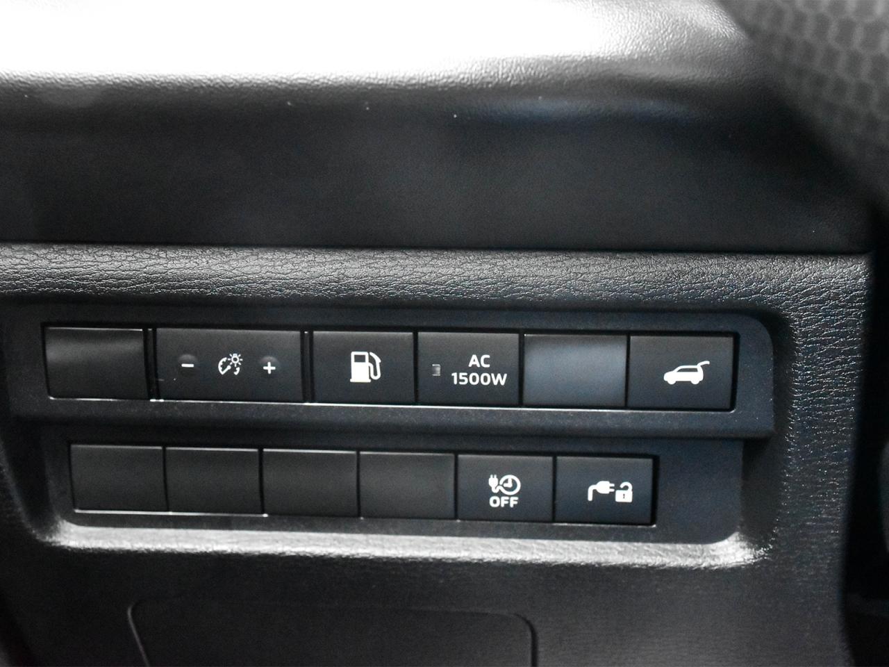 2024 Mitsubishi Outlander PHEV Awd , very low km, heater front seats ,alloy rim . Photo