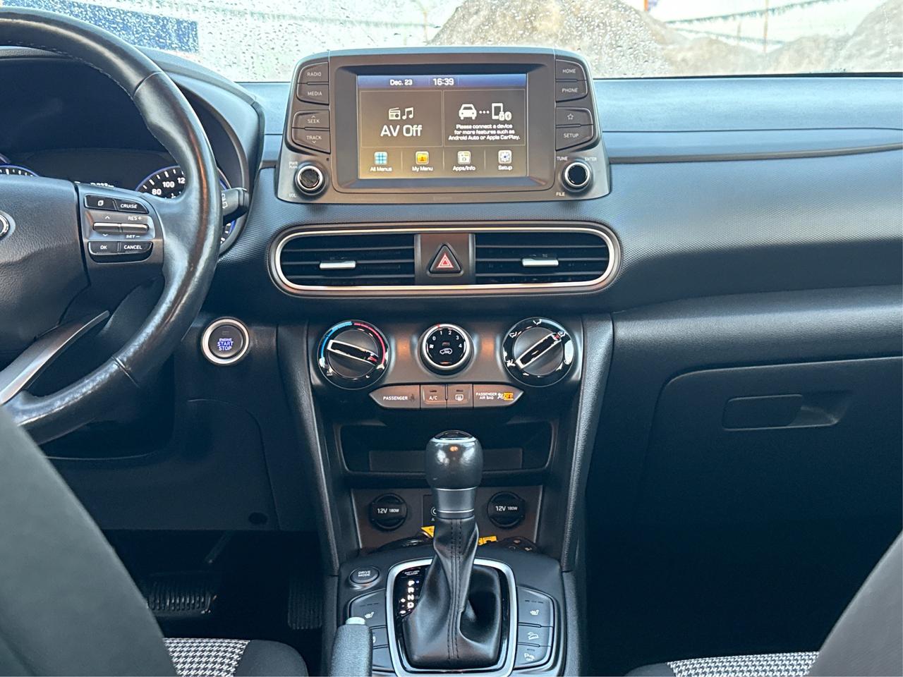 2018 Hyundai KONA CERTIFIED  MINT REAR CAM WE FINANCE ALL CREDIT! Photo