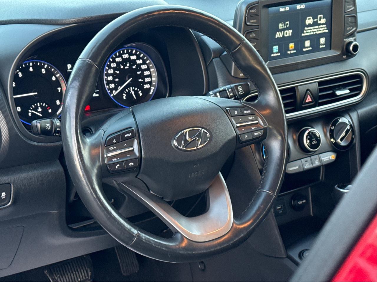 2018 Hyundai KONA CERTIFIED  MINT REAR CAM WE FINANCE ALL CREDIT! Photo