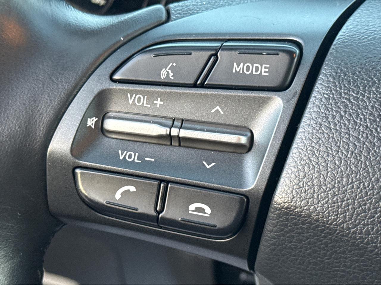 2018 Hyundai KONA CERTIFIED  MINT REAR CAM WE FINANCE ALL CREDIT! Photo