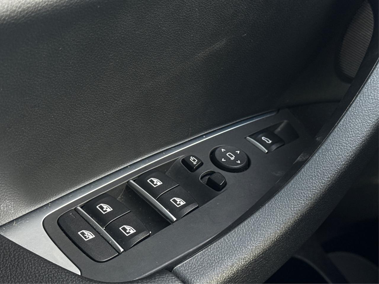 2022 BMW X3 NAV LEATHER CERTIFIED MINT WE FINANCE ALL CREDIT! Photo