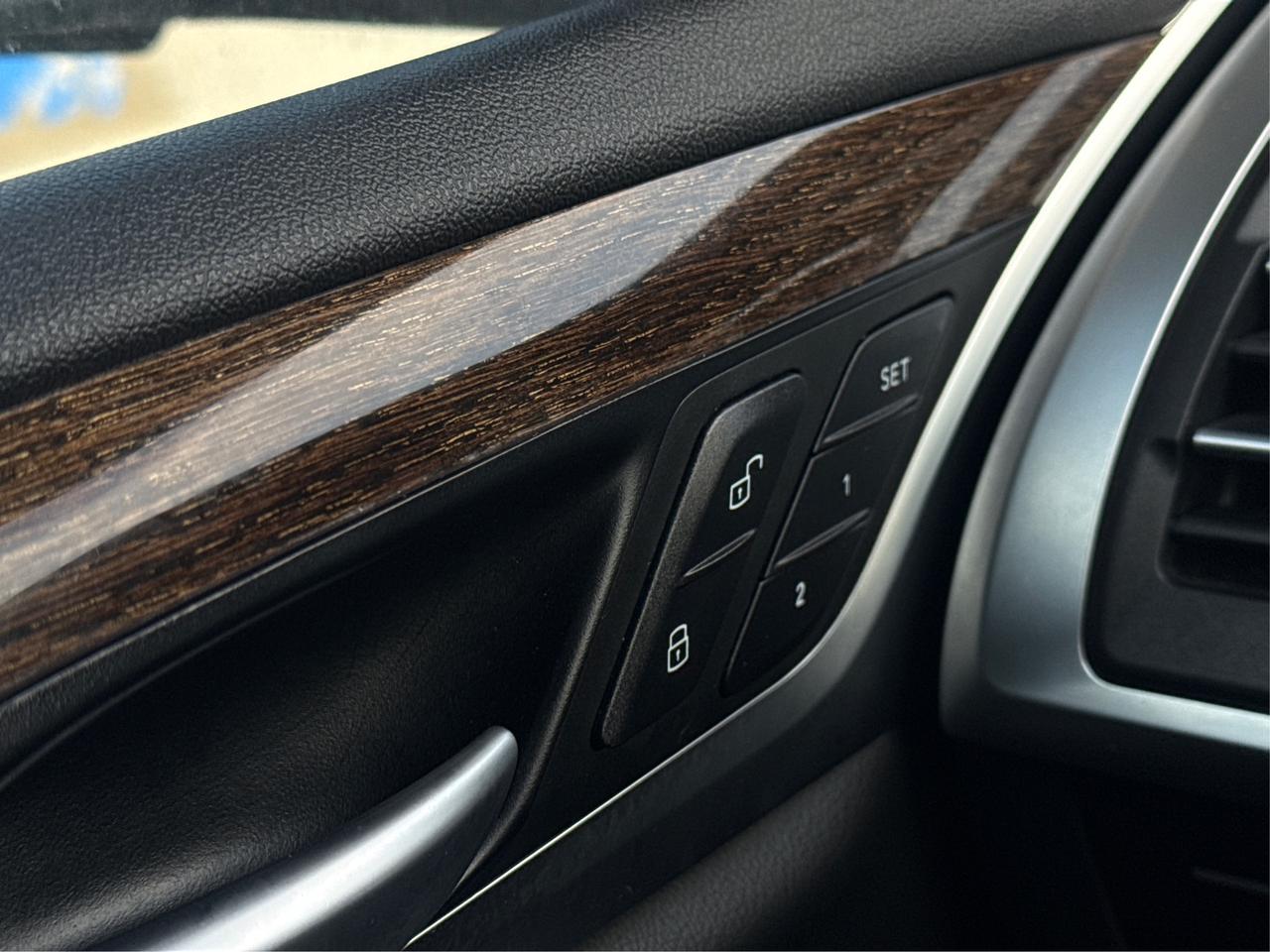 2022 BMW X3 NAV LEATHER CERTIFIED MINT WE FINANCE ALL CREDIT! Photo