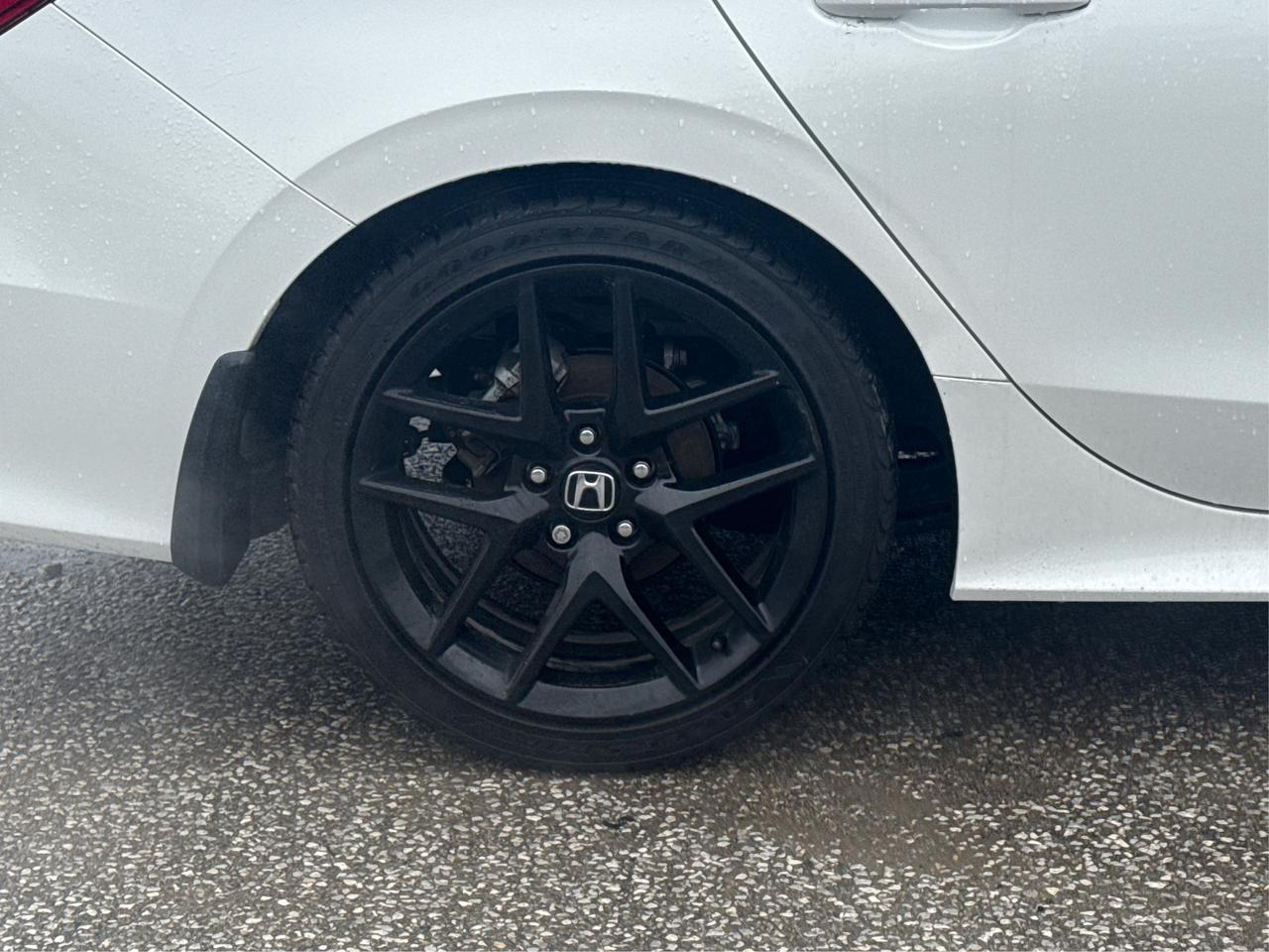 2024 Honda Civic Sedan SPORT SUNROOF LOADED MINT! WE FINANCE ALL CREDIT! Photo