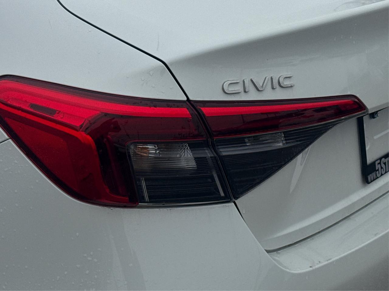 2024 Honda Civic Sedan SPORT SUNROOF LOADED MINT! WE FINANCE ALL CREDIT! Photo